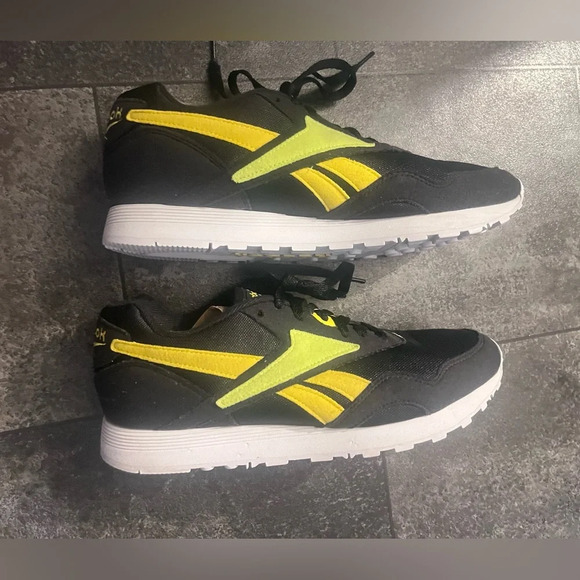 Cass* Reebok Riptide Black and Yellow Running Shoes - Picture 7 of 10